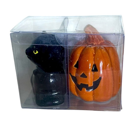 Salt Pepper Shakers Cat Harvest Pumpkin Halloween Ceramic Whimsical 2 Piece Set - Picture 7 of 16
